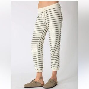 Electric & Rose Sunny Jogger Ivory / Navy